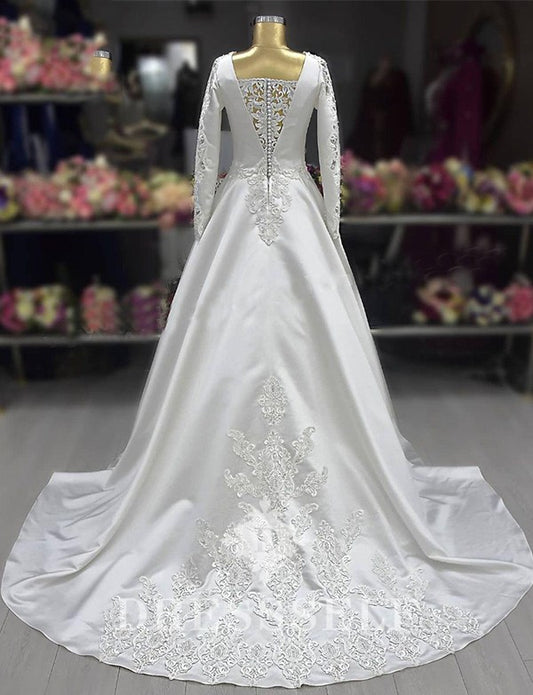 Élégantes Robes de Mariée en Satin