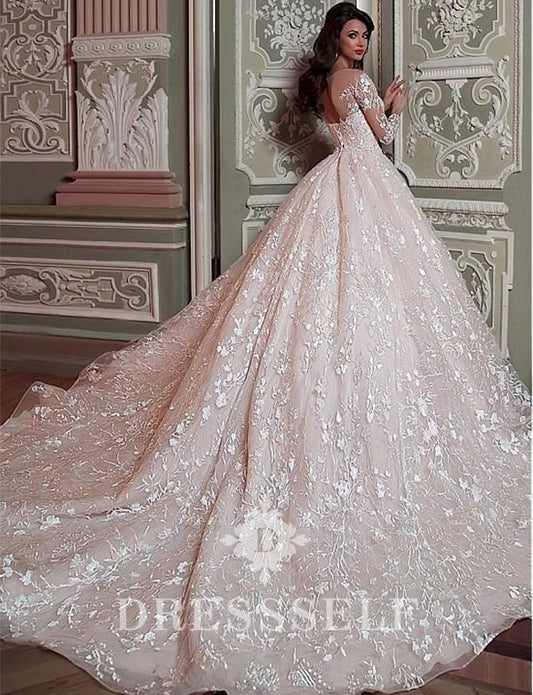 Robe de Mariée en Dentelle de Luxe